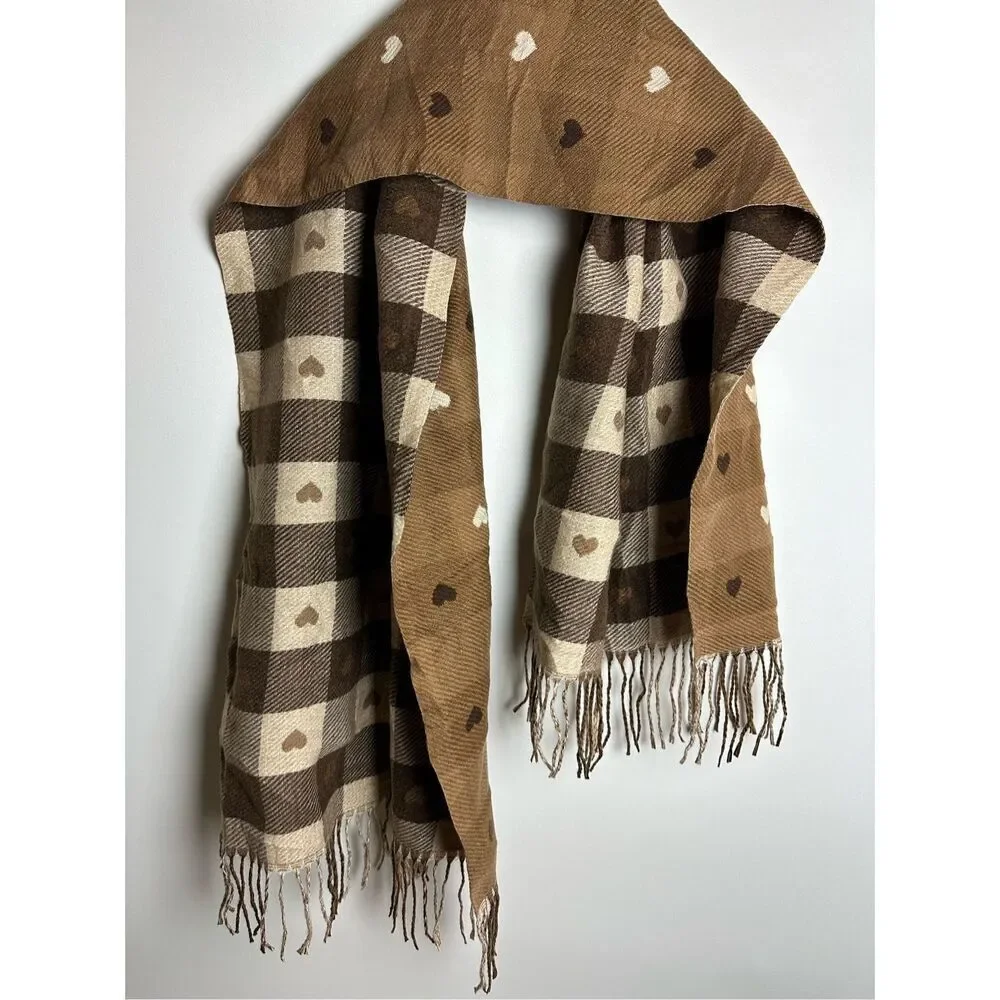 Brown heart detailed checkerboard scarf